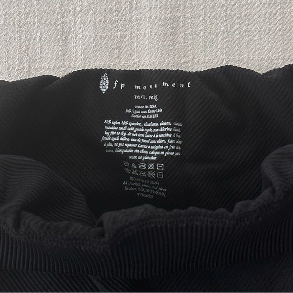 Free People Movement Flirty Shorty Shorts in Black - Size M/L - Picture 7 of 11
